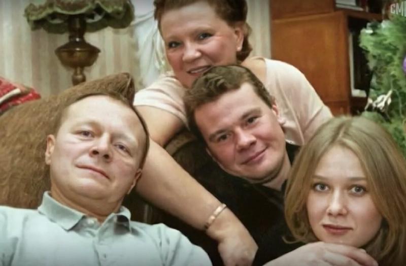 Семья Бориса Галкина: сам Борис, его жена Елена, сын Владислав и дочь Мария