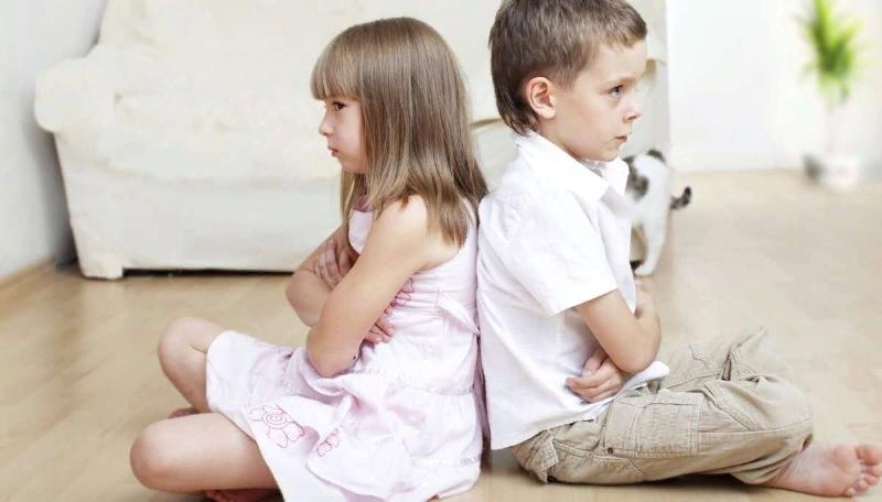 Отношения в детстве между сиблингами чаще всего сохраняются и во взрослой жизни
