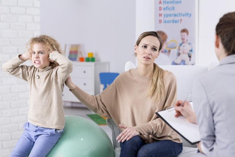 Зачастую психологи отказываются работать с детьми, потому что без участия родителей практически невозможно добиться положительного результата