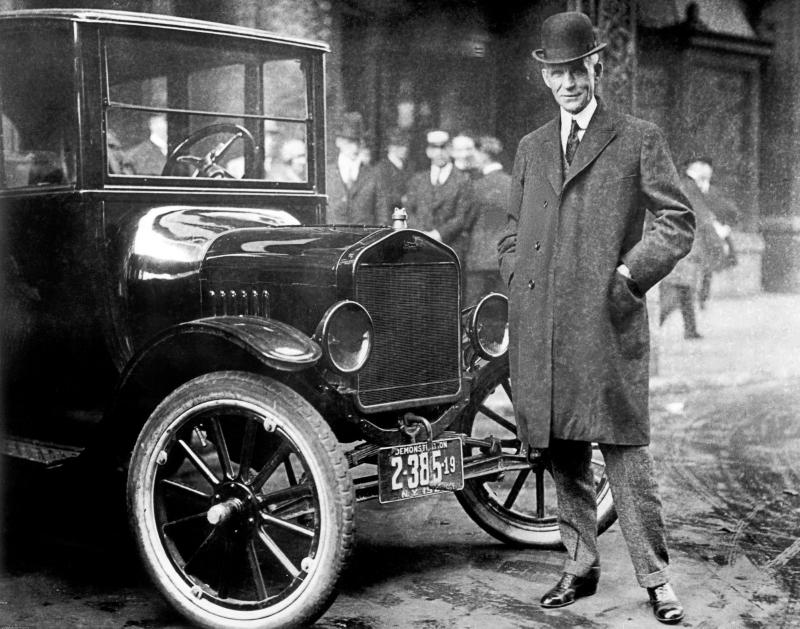 Создатель американского массового автомобиля Генри Форд мечтал о том, чтобы каждый американец когда-то смог поехать на автомобиле черного цвета марки «Форд»